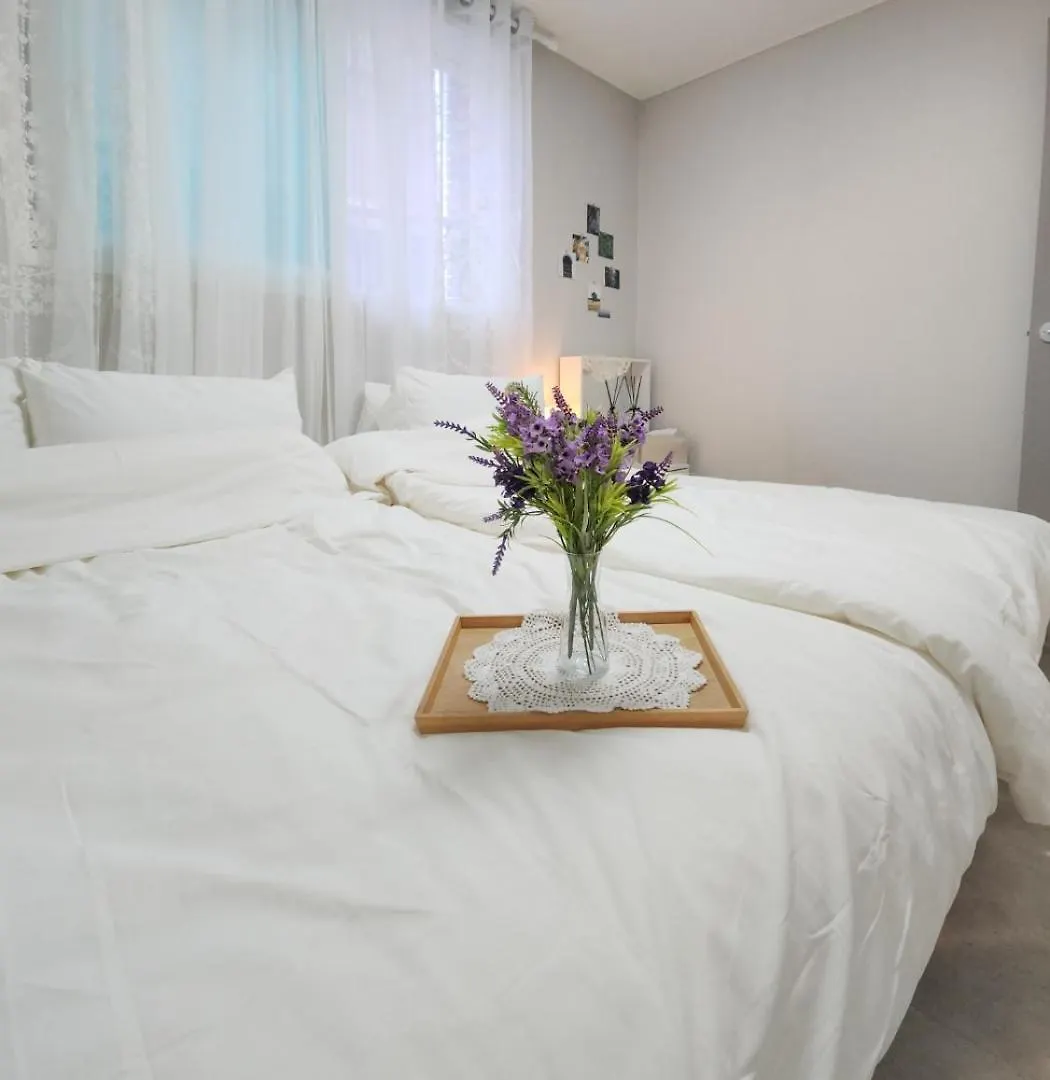 Esther Stay, Seoul Apartment
